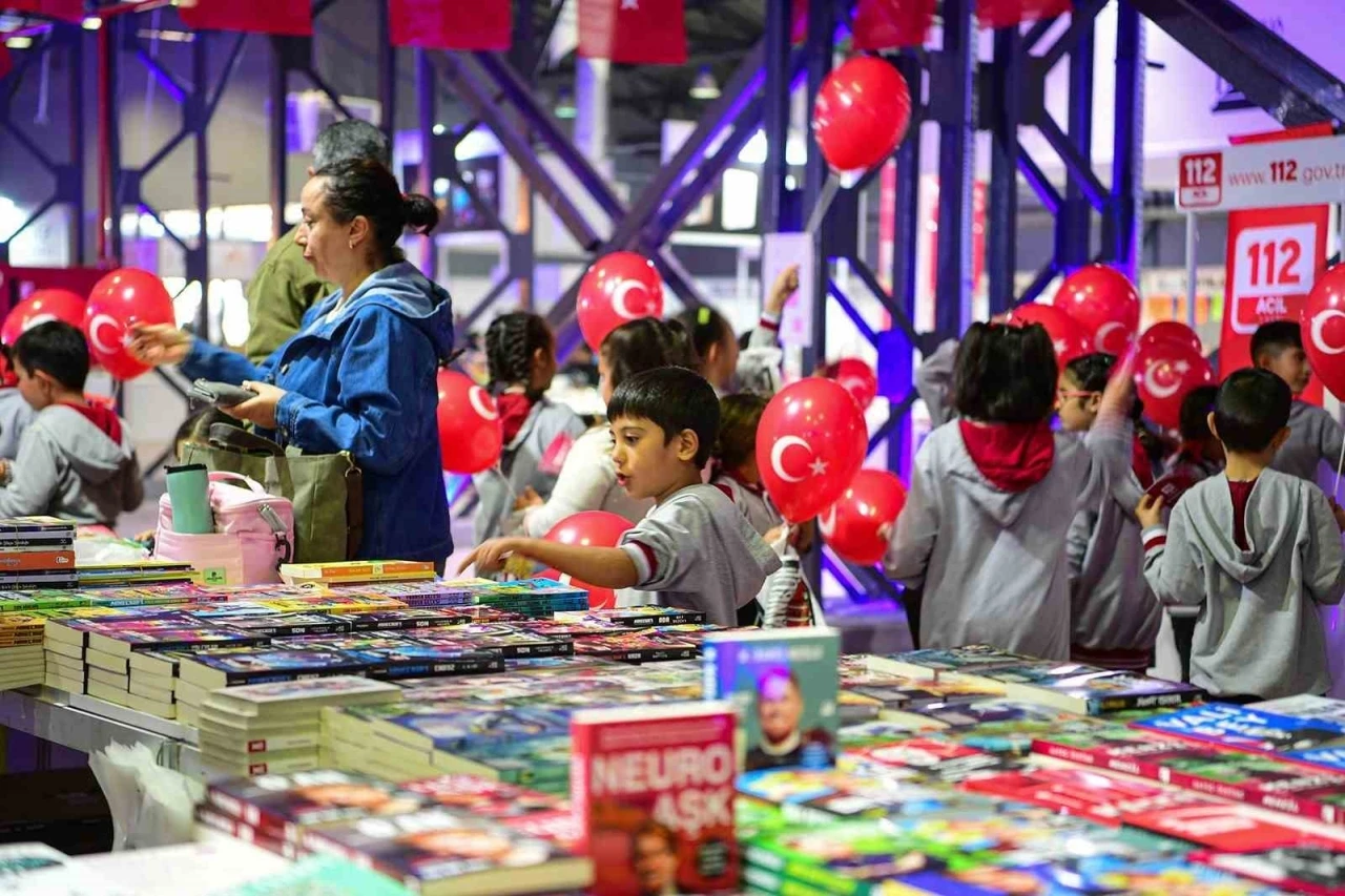 10.  Malatya Anadolu Kitap ve Kültür Fuarı yoğun katılımla devam ediyor
