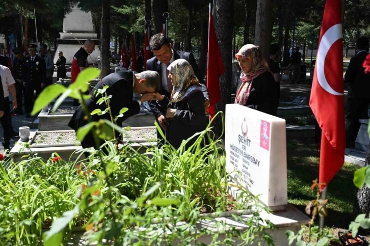 15 Temmuz Demokrasi ve Milli Birlik Günü etkinliklerinde şehitler anıldı
