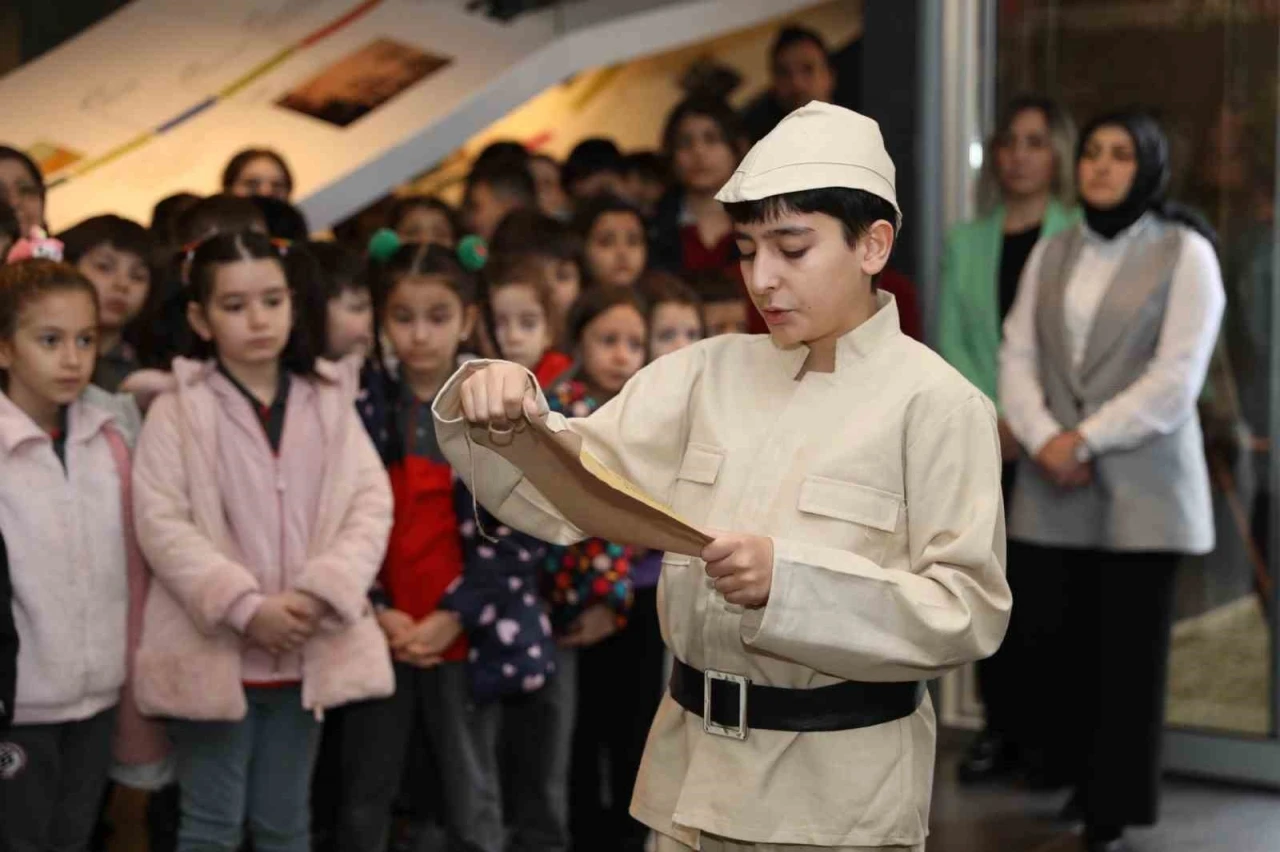 18 Mart’a özel anlamlı sergi: &quot;Cepheden mektup var&quot;
