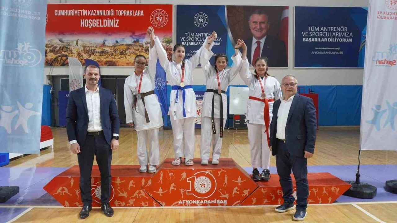 18 Mart Çanakkale Şehitleri Anma Günü karate müsabakaları sona erdi
