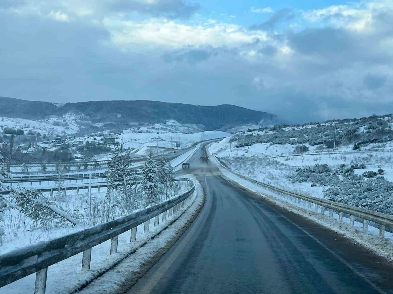 2 bin 321 personel ve 623 iş makinesi kar mesaisinde
