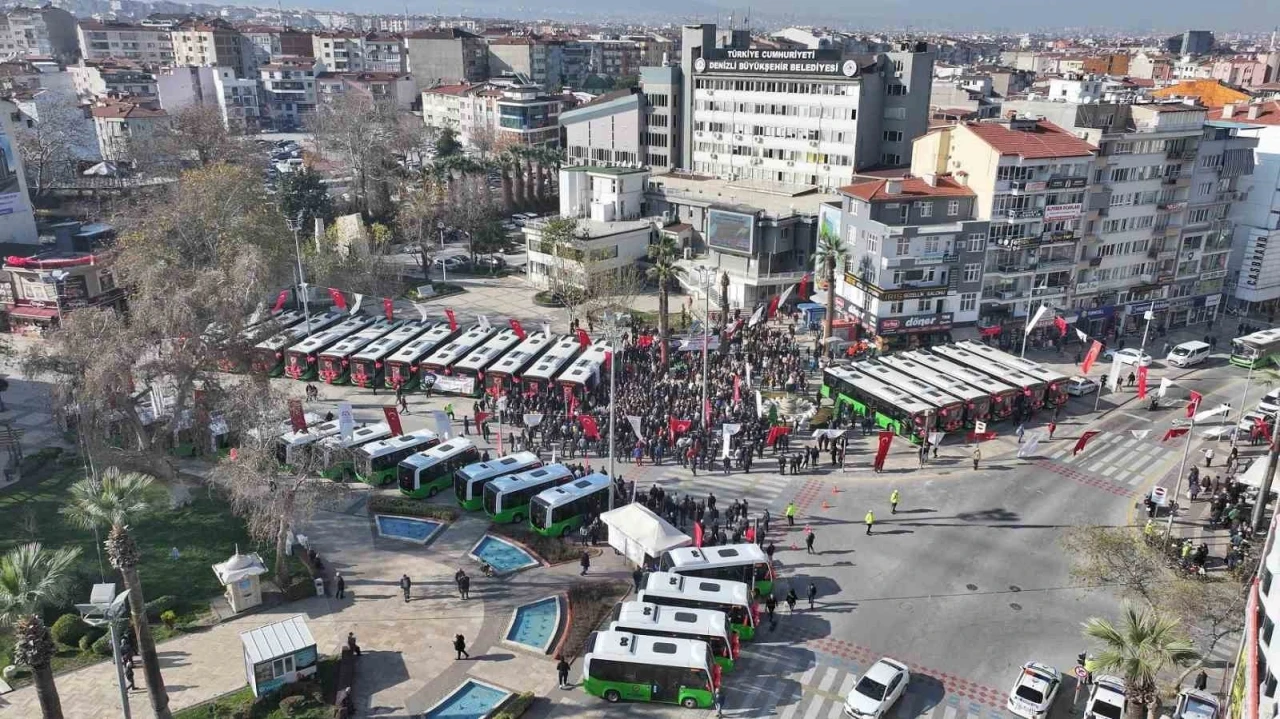 200 milyonluk yeni araçları tanıtan Başkan Çavuşoğlu’ndan Denizli’ye raylı sistem müjdesi
