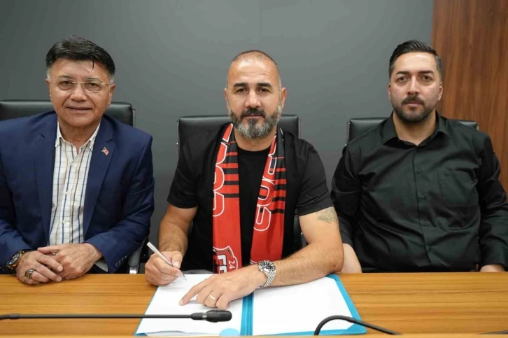 24 Erzincanspor teknik direktör Gökhan Ünal ile 1 yıllık sözleşme imzaladı
