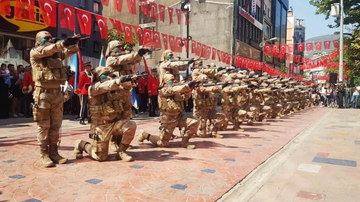 30 Ağustos Zafer Bayramına komandolar damga vurdu
