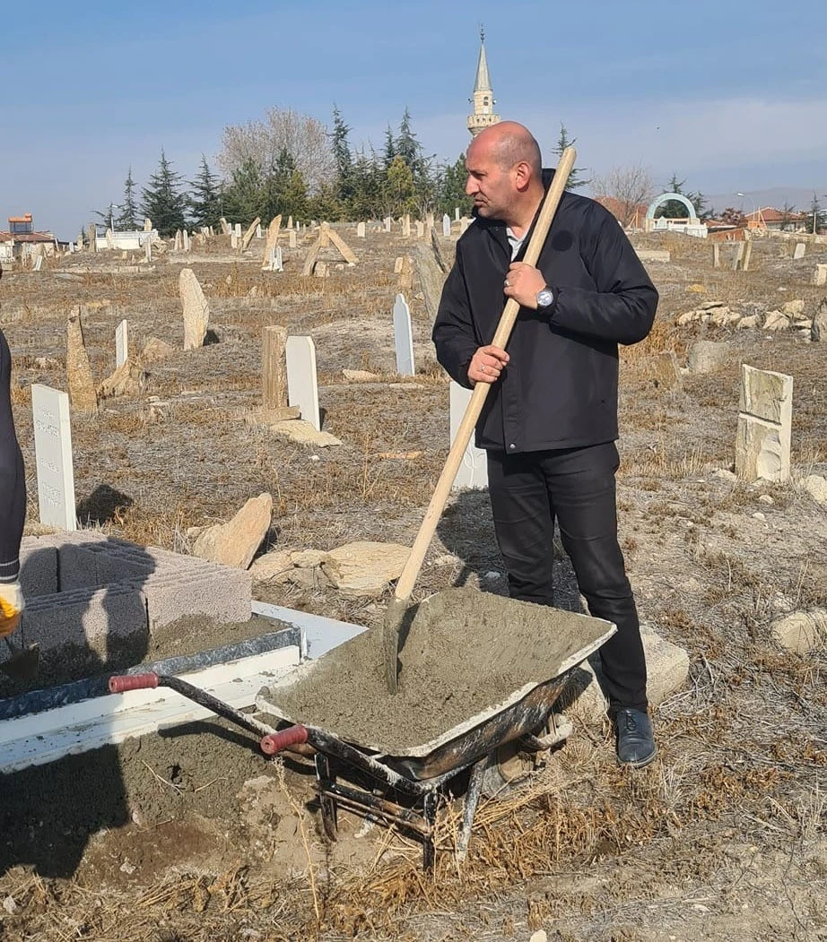 36 yıl sonra şehit sayılan Savsar’ın mezarı yapıldı
