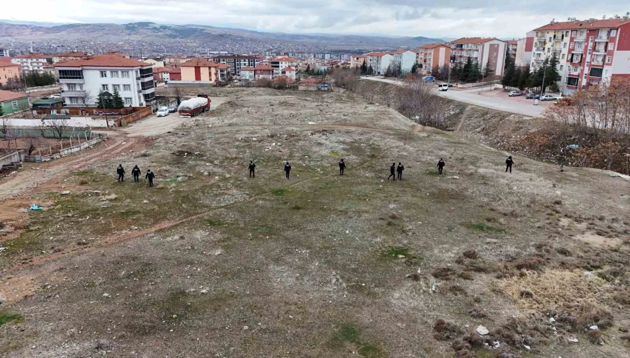 7 gündür aranan yaşlı adamın cesedi boş arazide bulundu
