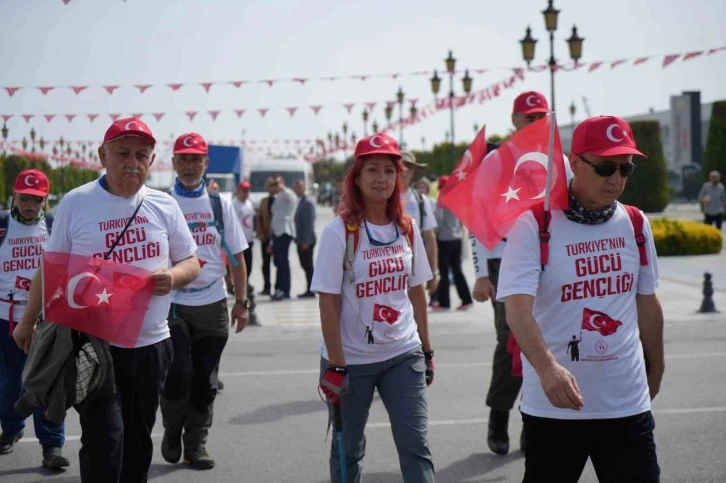 86 kilometrelik &quot;Ulusal Kurtuluş Mücadelesi Anma Yürüyüşü&quot; başladı
