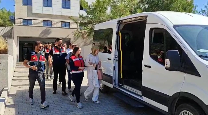 ABD bayraklı tekneyle kaçarken yakalanmışlardı, 6 FETÖ üyesi tutuklandı
