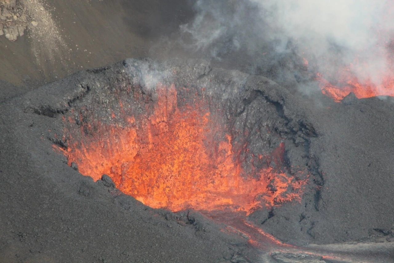 ABD’nin Hawaii adasındaki Kilauea Yanardağı lav püskürttü
