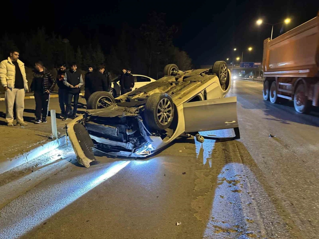 Adıyaman’da otomobil takla attı: 2 yaralı
