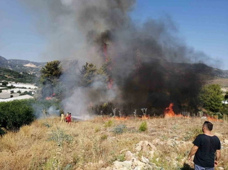 Adrasan’da çıkan yangın, büyümeden söndürüldü
