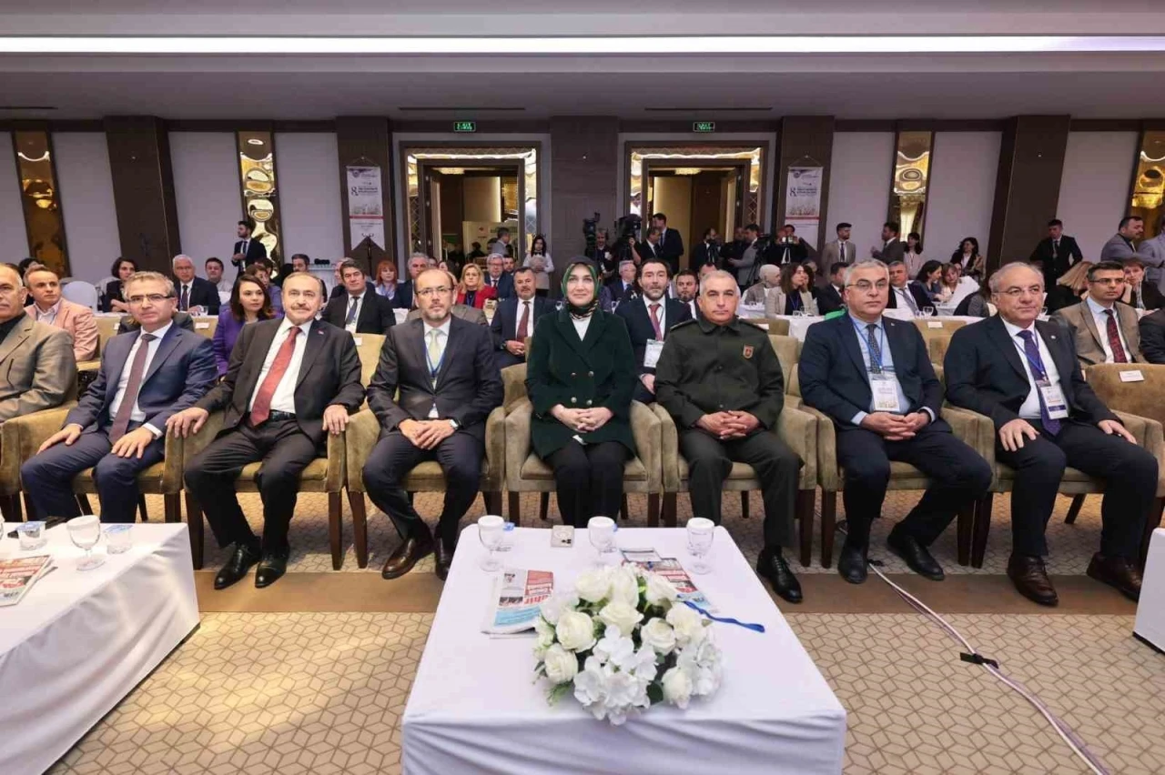 Afyonkarahisar’da 8. Tıbbi ve Aromatik Bitkiler Çalıştayı devam ediyor

