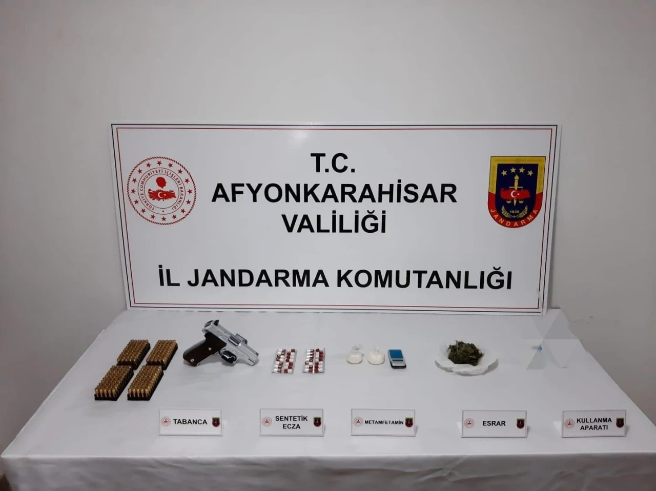 Afyonkarahisar’da uyuşturucu satıcısı yakalandı
