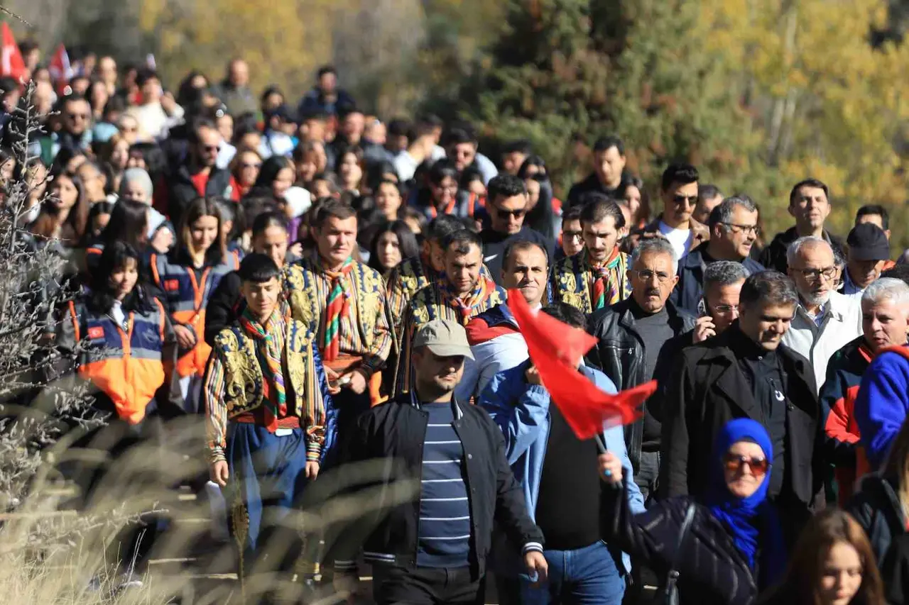 Ecdadın izinden yürüdüler: İstiklal Yolu’nda 17. buluşma