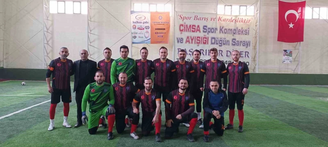 Ağrı İl Emniyet Müdürlüğü futbol takımı, 10. grup finaline yükseldi
