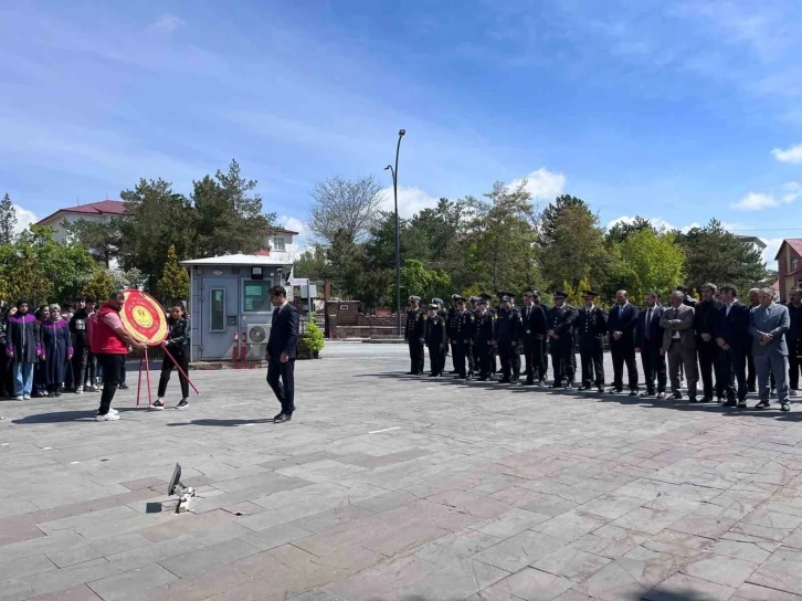 Ahlat’ta Gençlik Haftası kutlamaları başladı
