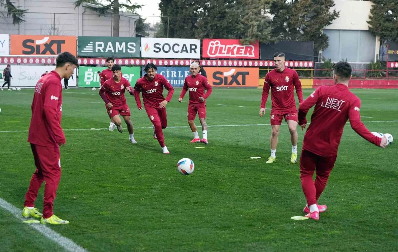 Ahmet Kutucu, Galatasaray formasıyla ilk antrenmanına çıktı
