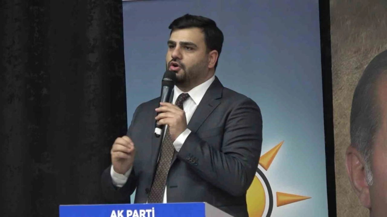 AK Parti Gençlik Kolları Genel Başkanı İnan: "Sen git kendi partinde sana genel başkanlık koltuğunu dar edenlerle uğraş"
