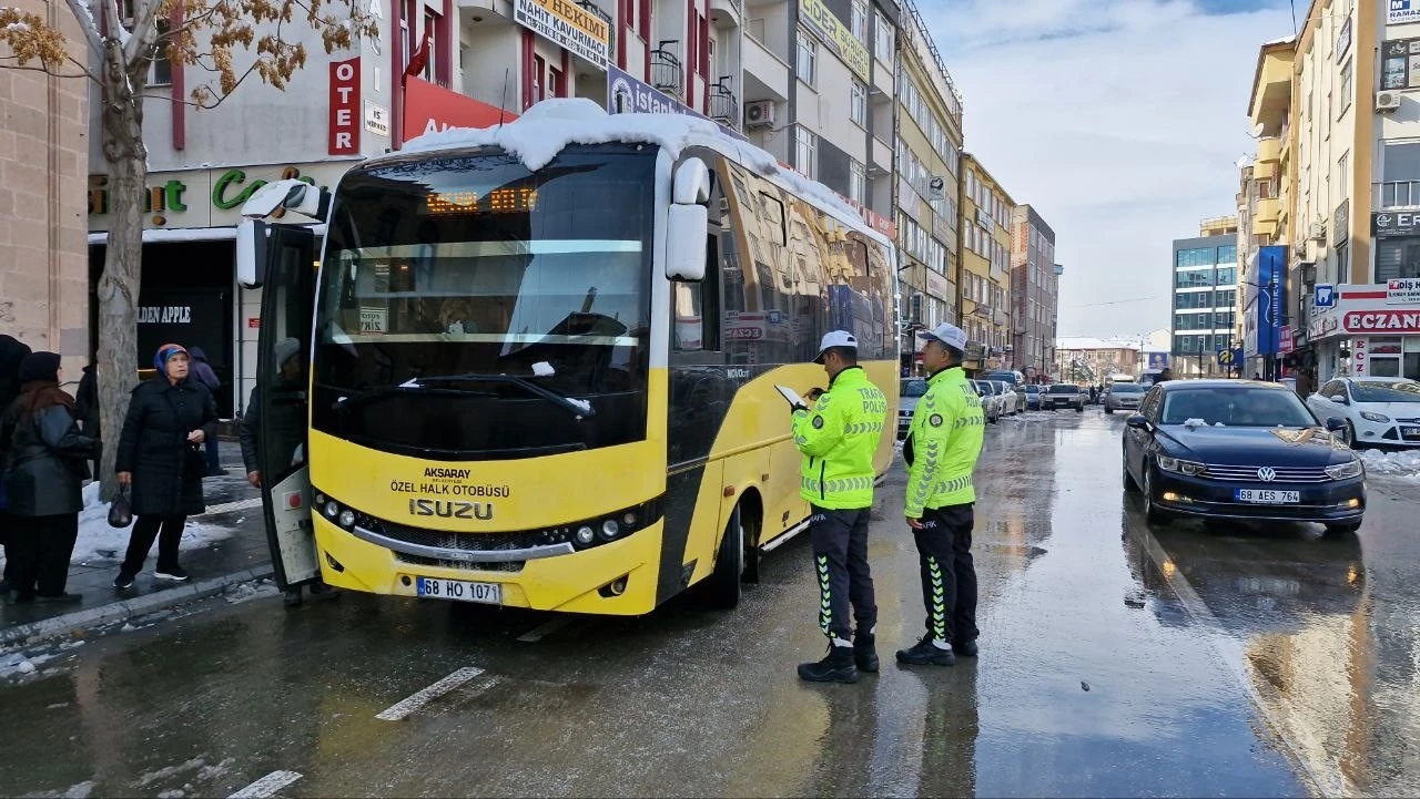 Aksaray’da toplu taşıma araçları denetleniyor
