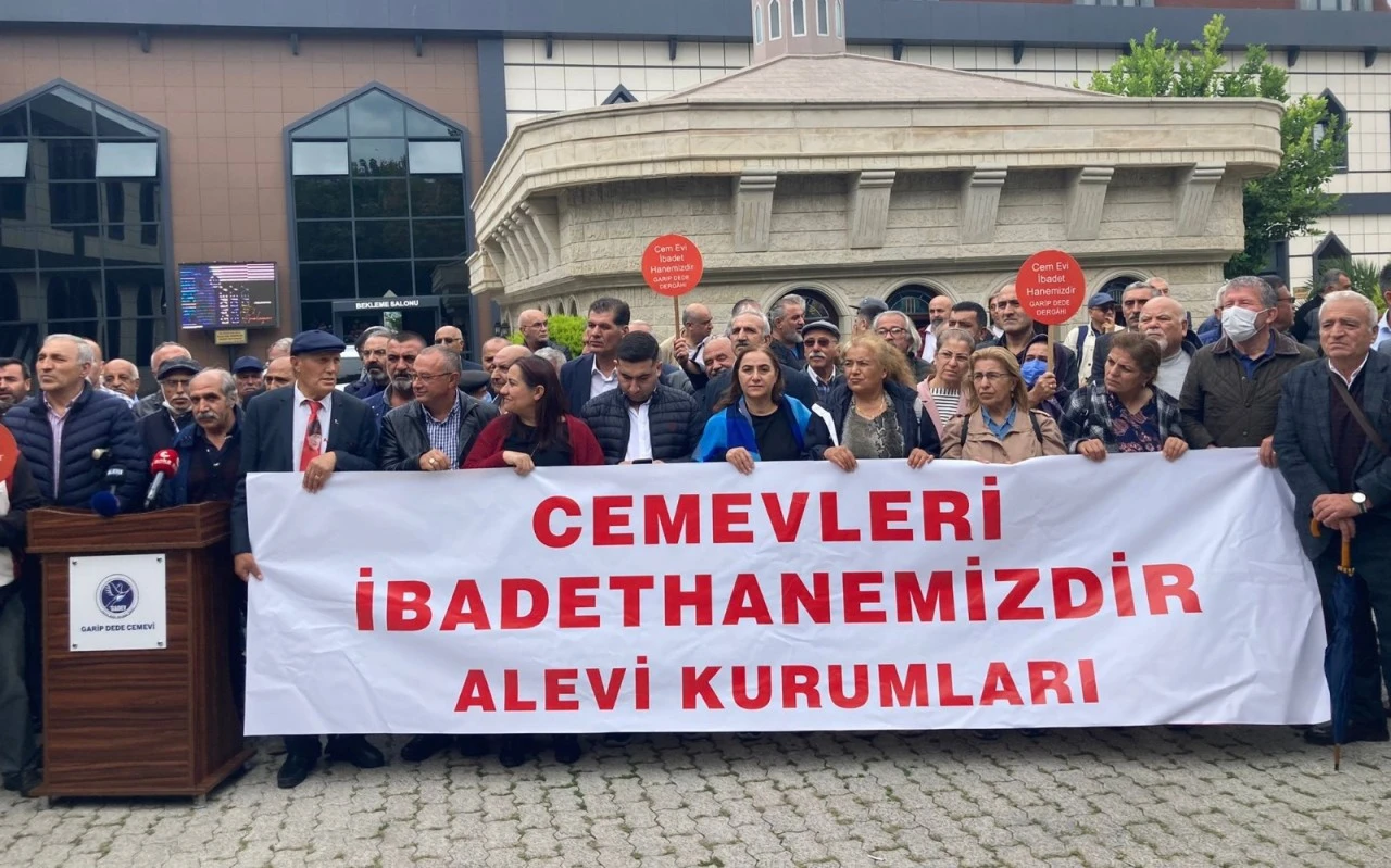 Alevi Bektaşi kültürüne baskıya tepki