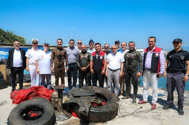 Aliağa’da deniz dibi temizliği yapıldı
