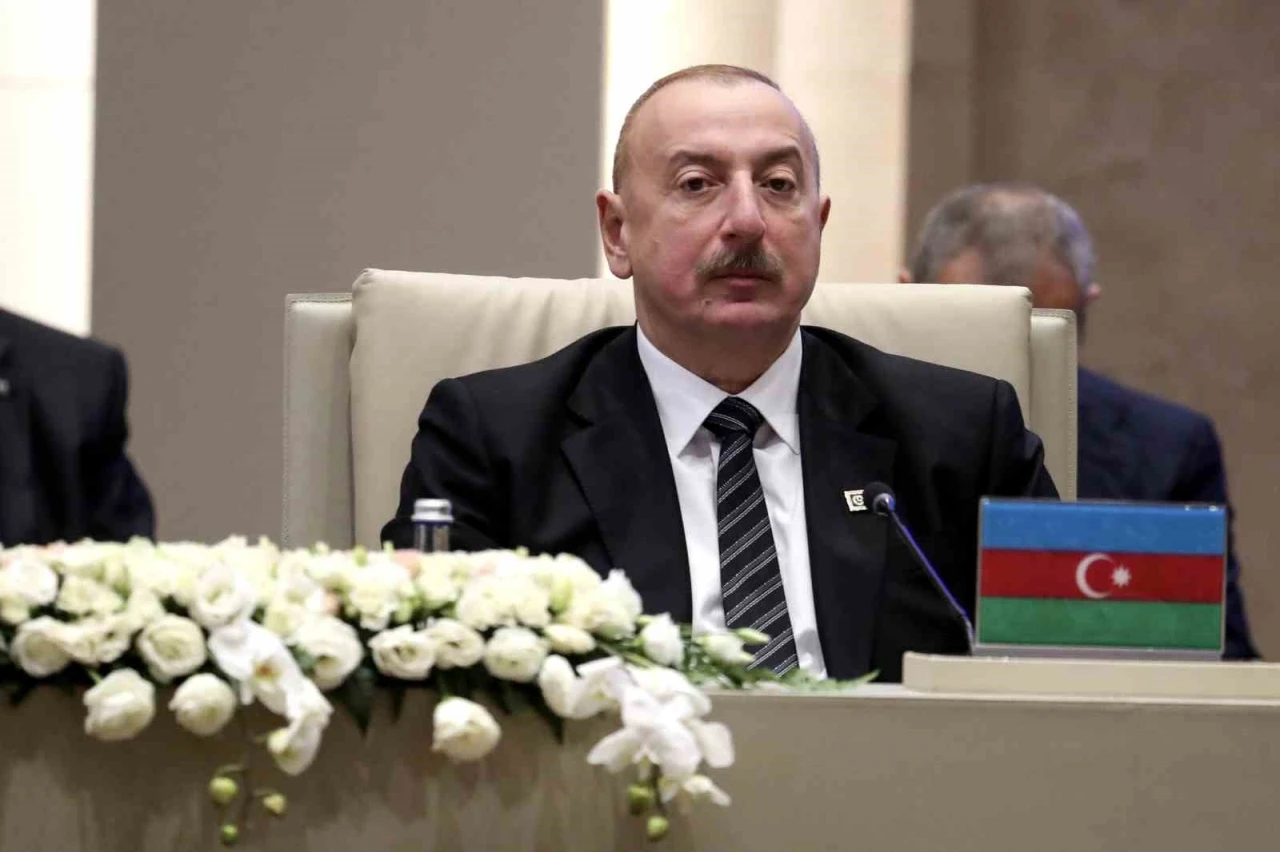 Aliyev, Azerbaycan’ın D-8 üyeliğini onayladı
