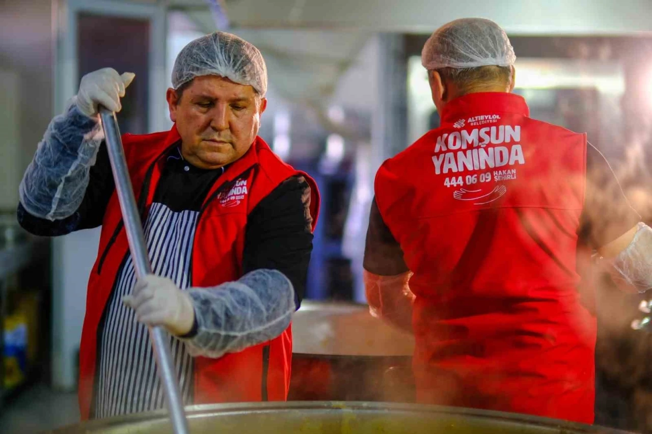 Altıeylül Belediyesi’nden ramazan ayında komşu sofrası
