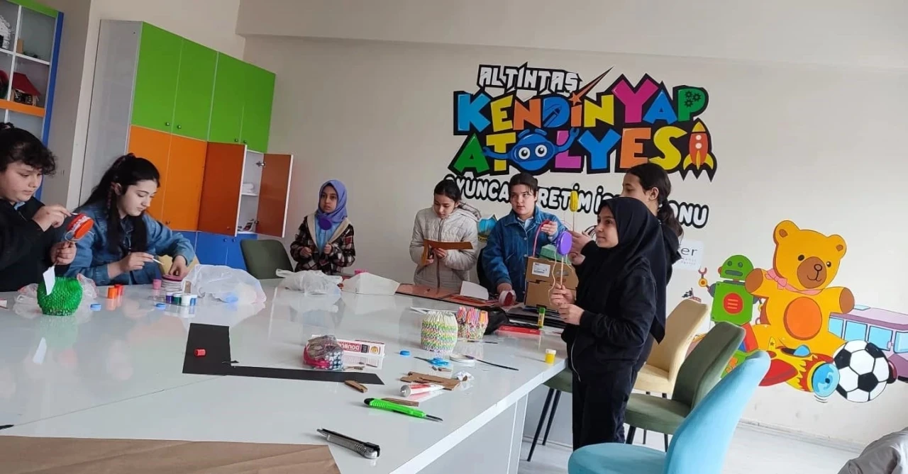 Altıntaş’ta " Minikler İçin Tasarlıyor, Minikler İçin Üretiyoruz" projesi
