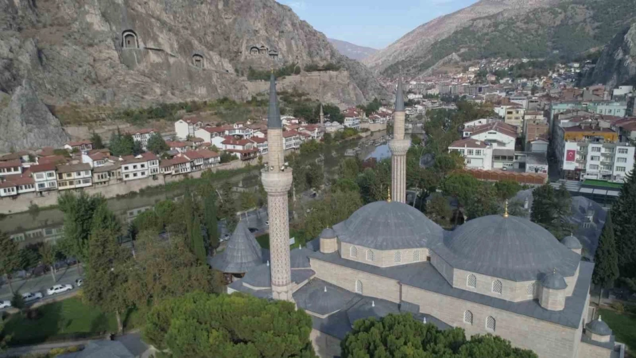 Amasya’da cami içinde semazen gösterisi tepki çekti
