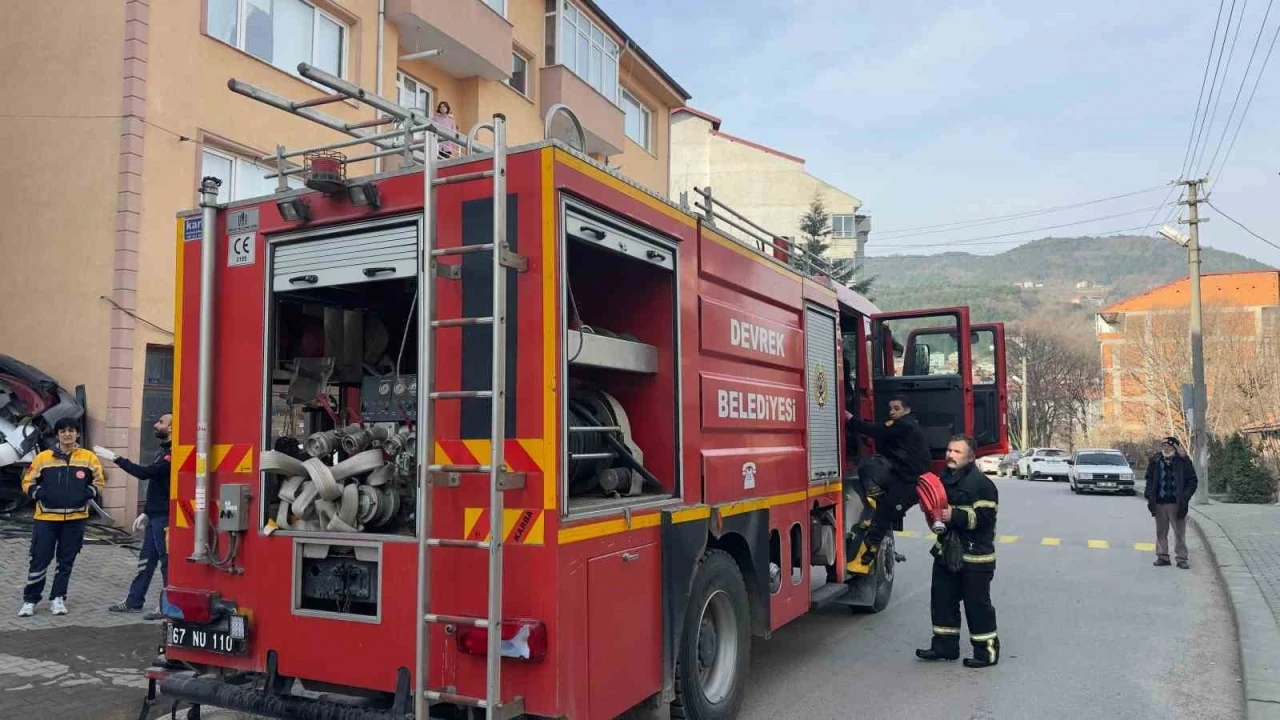 Amatör futbol antrenörü evinde çıkan yangında hayatını kaybetti
