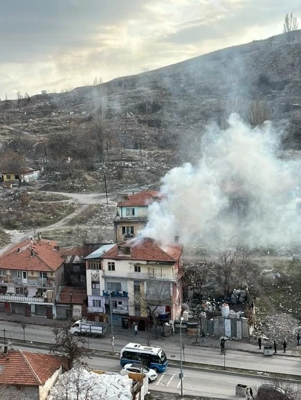 Ankara’da bina yangını
