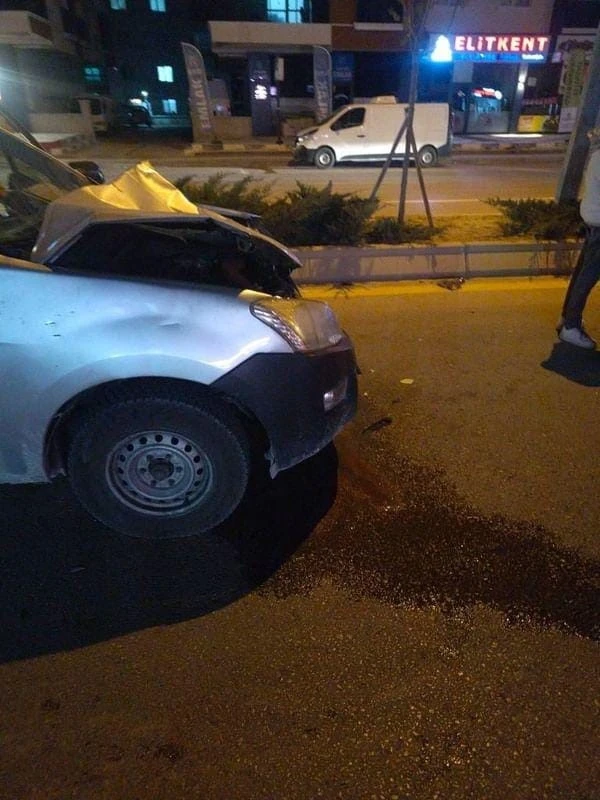 Ankara’da otomobilin çarptığı 2 yaya yaralandı
