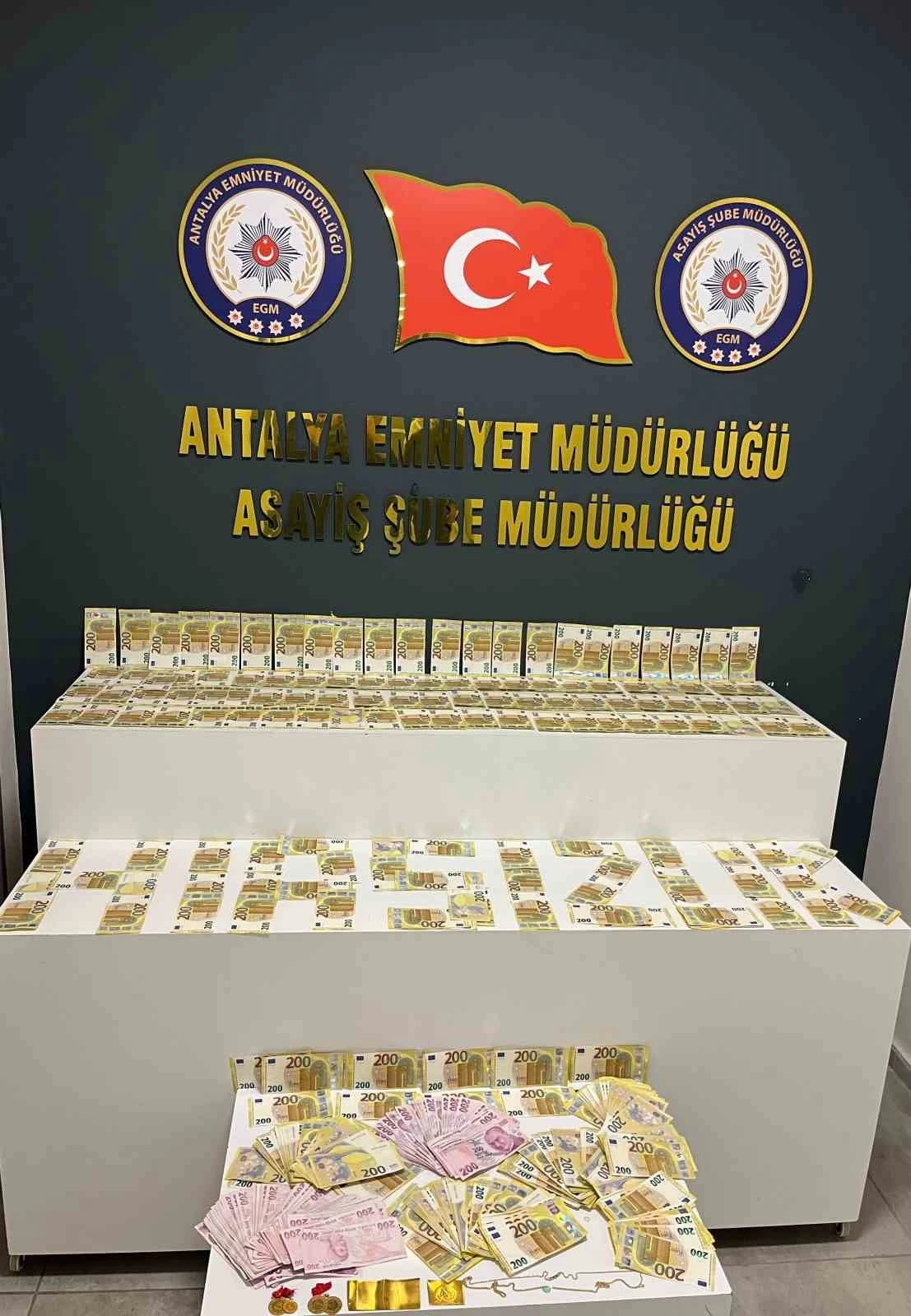 Antalya’da evden 4 milyon TL’lik hırsızlık yapan zanlı yakalandı
