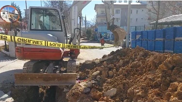 Antalya’da korkunç kaza, kepçe kovası işçiyi ezdi
