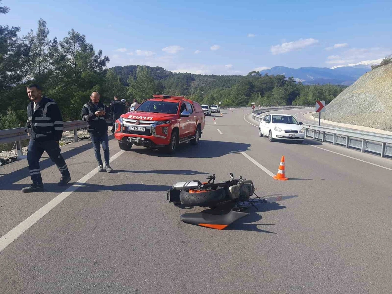 Antalya’da yunus polisi trafik kazasında hayatını kaybetti
