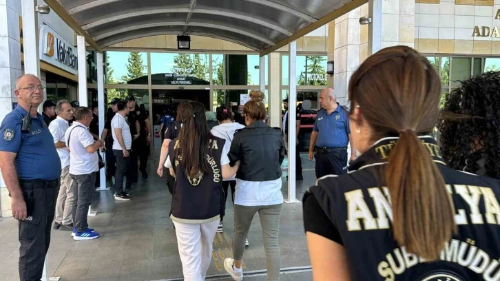 Antalya merkezli 30 ilde dolandırıcılık operasyonu: 133 şüpheli adliyeye sevk edildi
