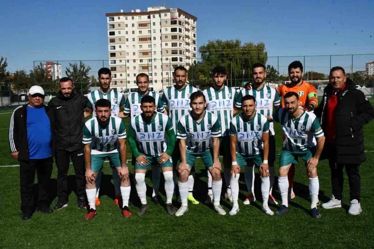 Argıncıkspor doludizgin ilerliyor
