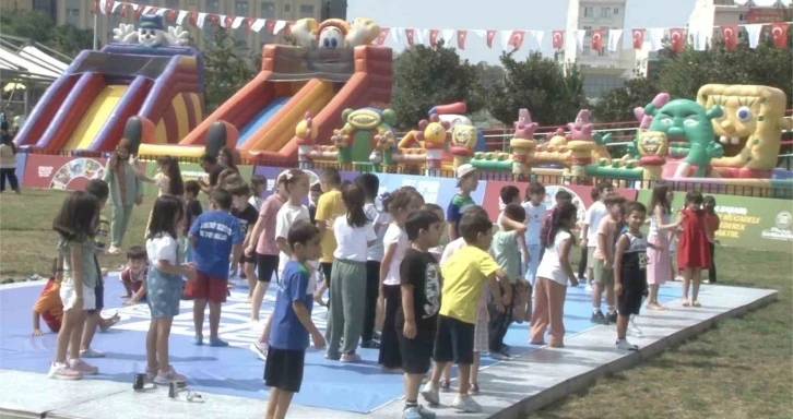 Arnavutköy Belediyesi yaz spor okulları kapanış programı renkli görüntüler oluşturdu
