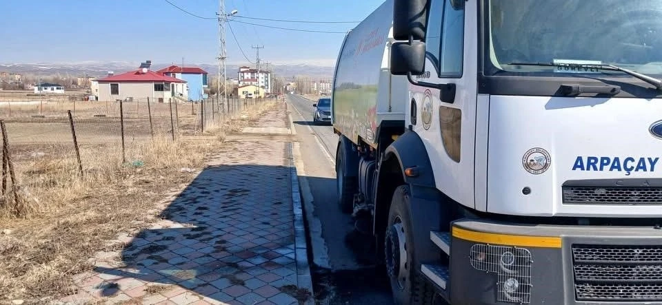 Arpaçay Belediyesi’nden bahar temizliği seferberliği
