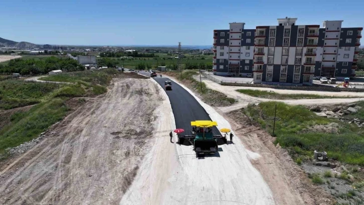 Asfalt serim çalışmaları hızla devam ediyor
