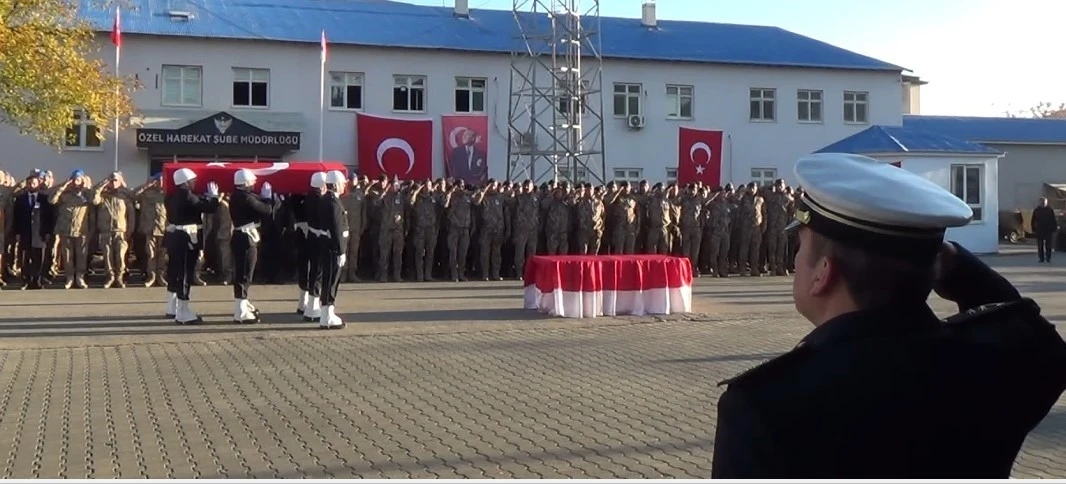 Atış eğitimi sırasında şehit olan polis için tören düzenlendi
