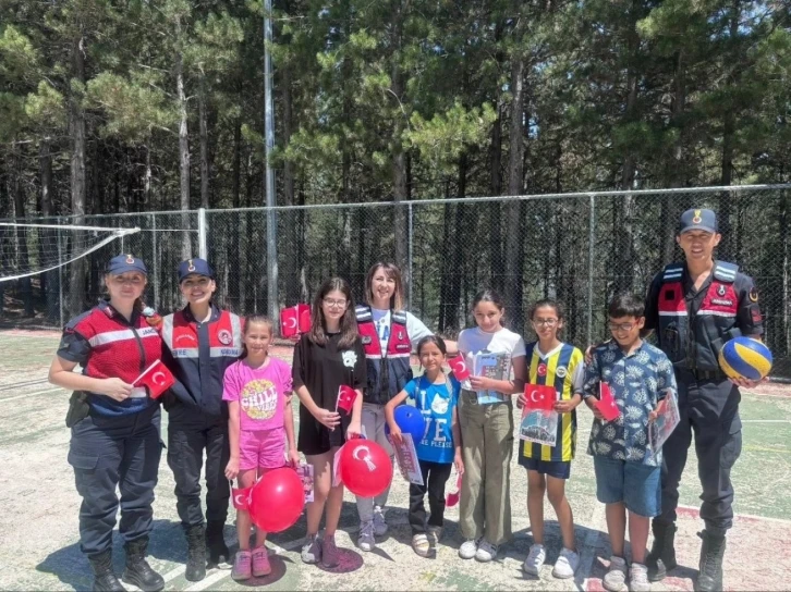 Aydın’da jandarma ekipleri vatandaşları bilgilendiriyor
