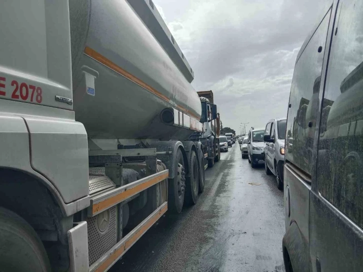 Aydın’da sıcaklara paralel olarak artan trafikle, ulaşım çileye döndü
