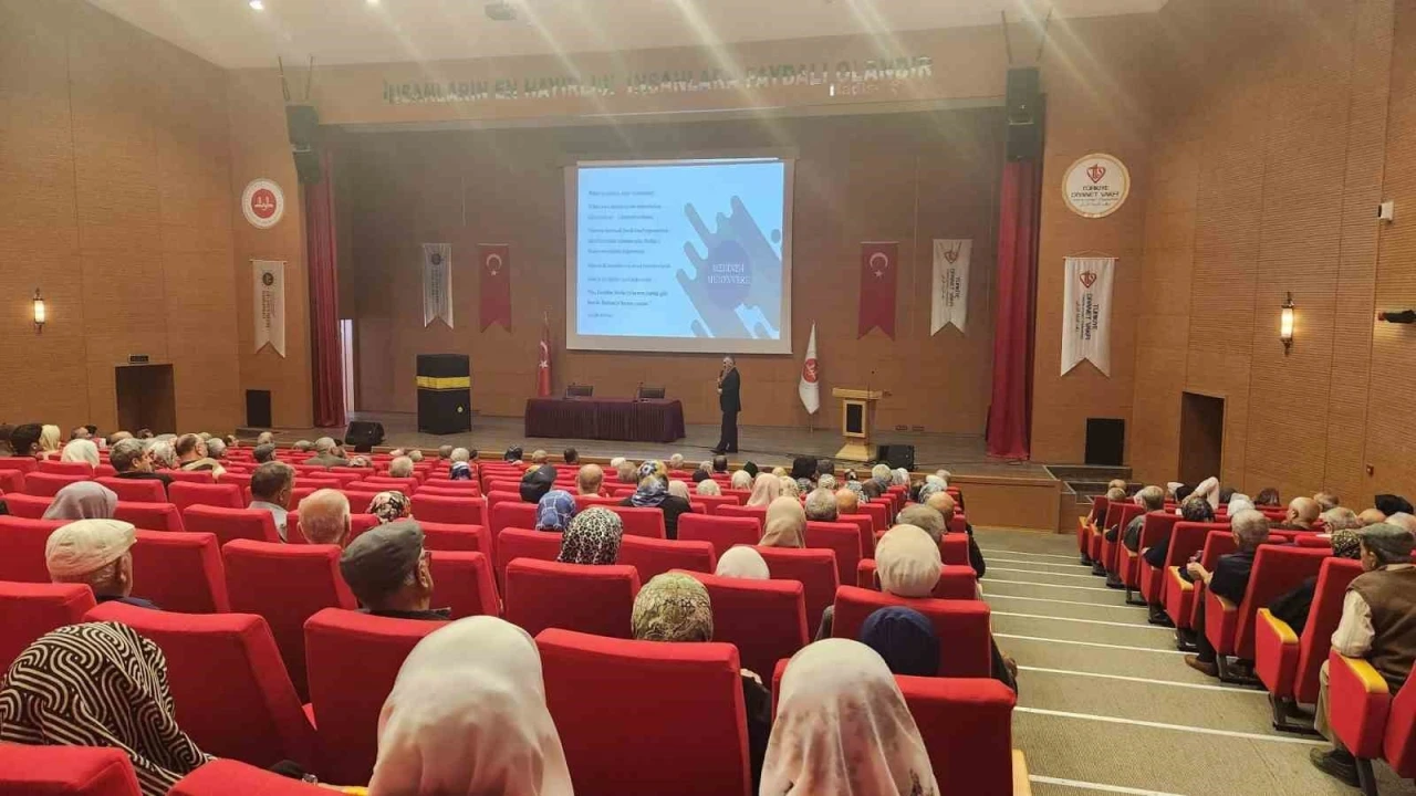 Aydın’da umre hazırlık semineri düzenlendi
