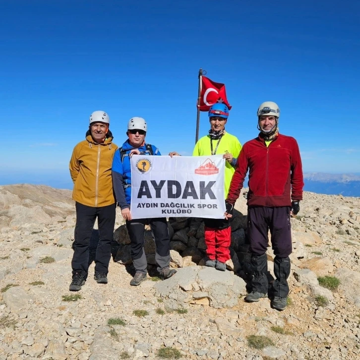 Aydınlı dağcılar, Batı Torosların en yüksek ikinci dağına tırmandı
