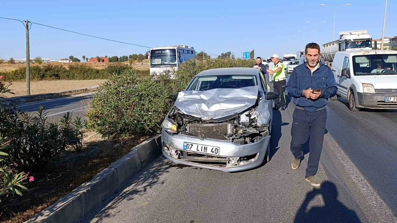 Aynı yerde peş peşe 3 zincirleme kaza: 3 yaralı
