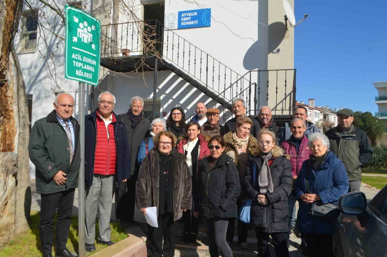 Ayvalık Kent Konseyi,&quot; Depremlerden ders almıyoruz&quot;
