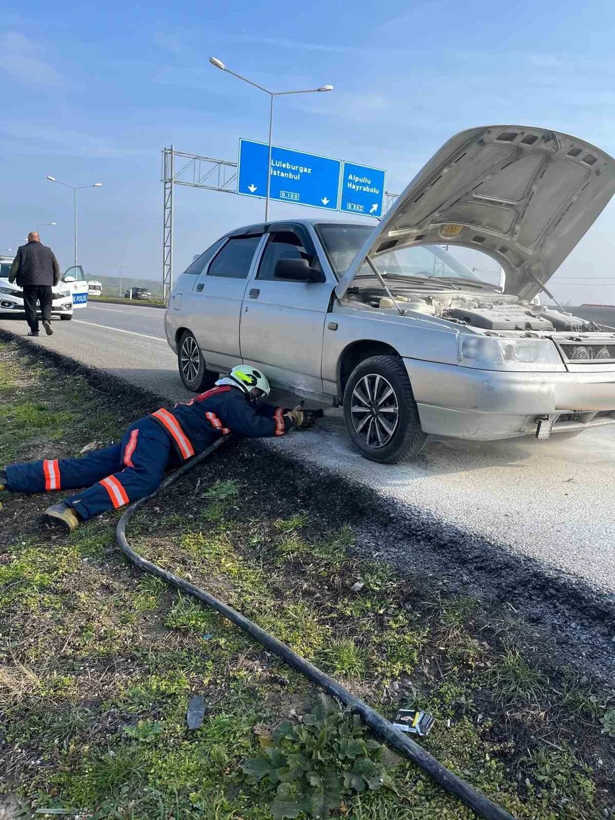 Babaeski’de otomobil yangını
