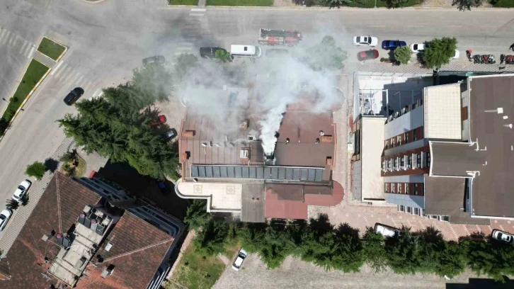 Bacadan çıkan yoğun duman itfaiyeyi alarma geçirdi
