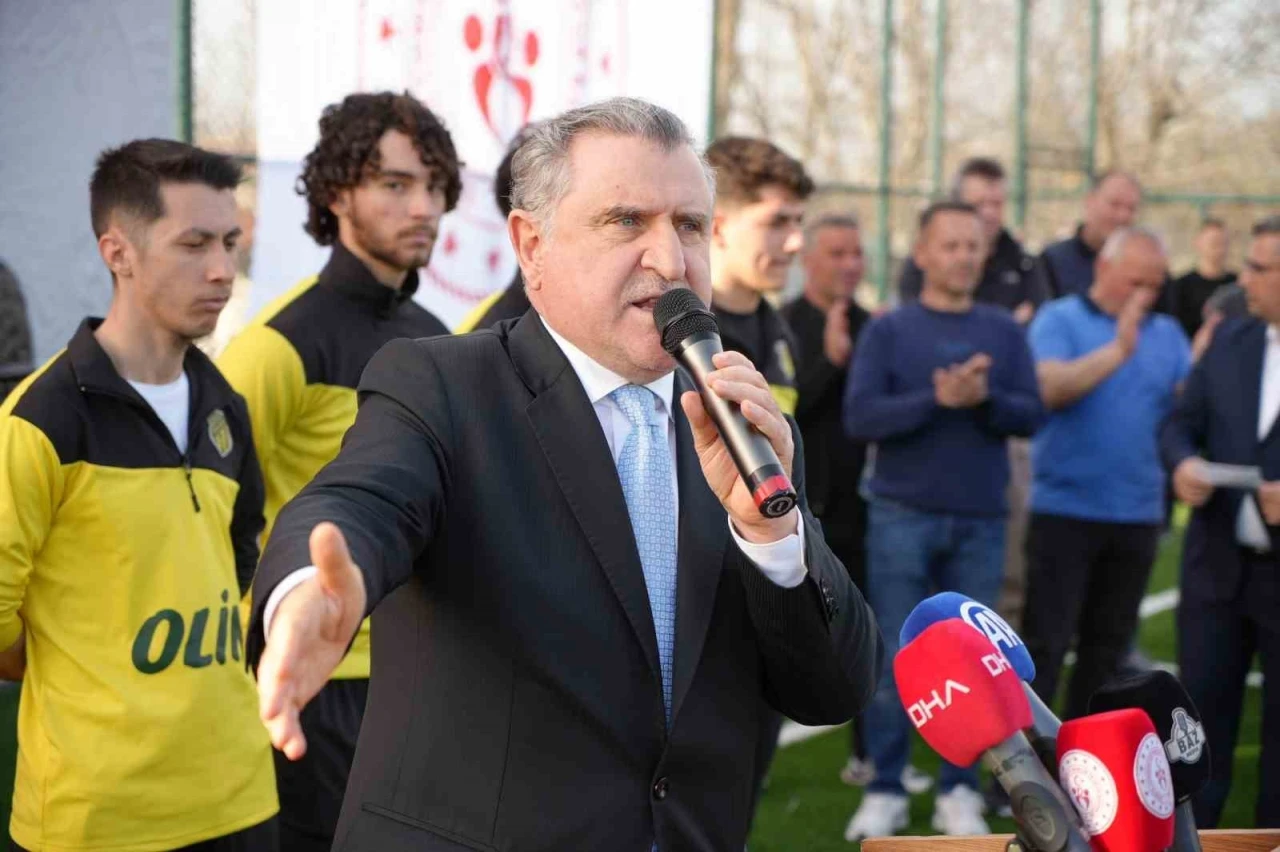 Bakan Bak, Edirne’de inşası tamamlanan stadın açılışını yaptı
